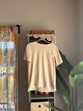 lululemon cream pocket tee